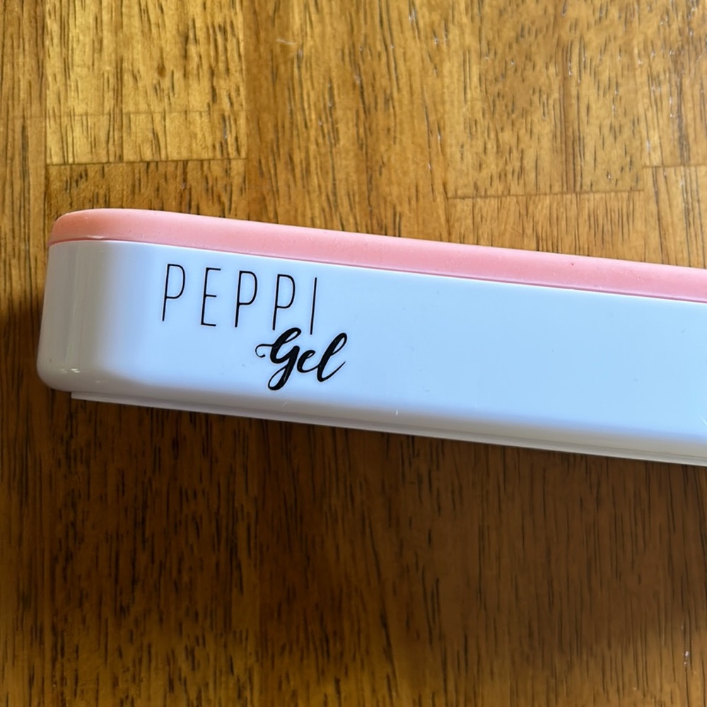 Peppi Gel Brush holder